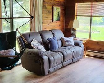 Going to the Sun Getaway ~ Located in West Glacier, Minutes from park entrance. - West Glacier - Sala de estar