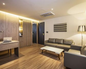 Hamilton Hotel - Seoul - Living room