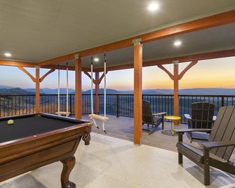 Hot Tub, Ev Charger, Views, Games - Brewster - Balcony