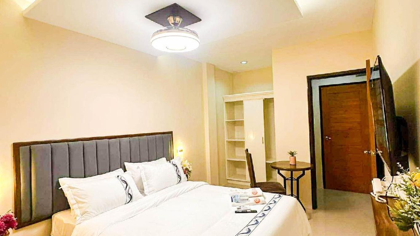 La Galleon Suites Hotel