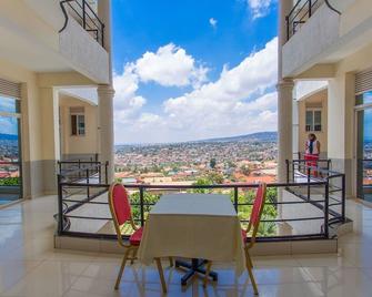 The Mirror Hotel - Kigali - Balcony