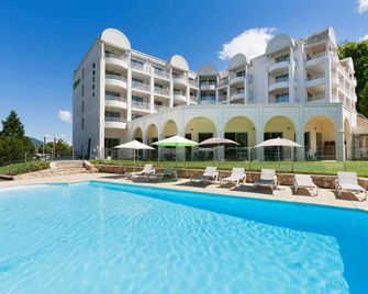 Hôtel ibis Styles Aix-les-Bains Domaine de Marlioz - Aix-les-Bains - Pool