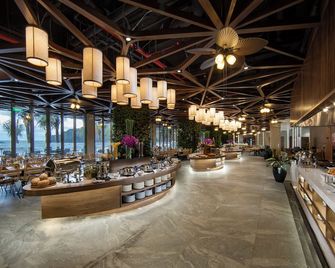 Flamingo Cát Bà Resort Managed by Flamingo Hotels & Resorts - Cat Ba - Bar