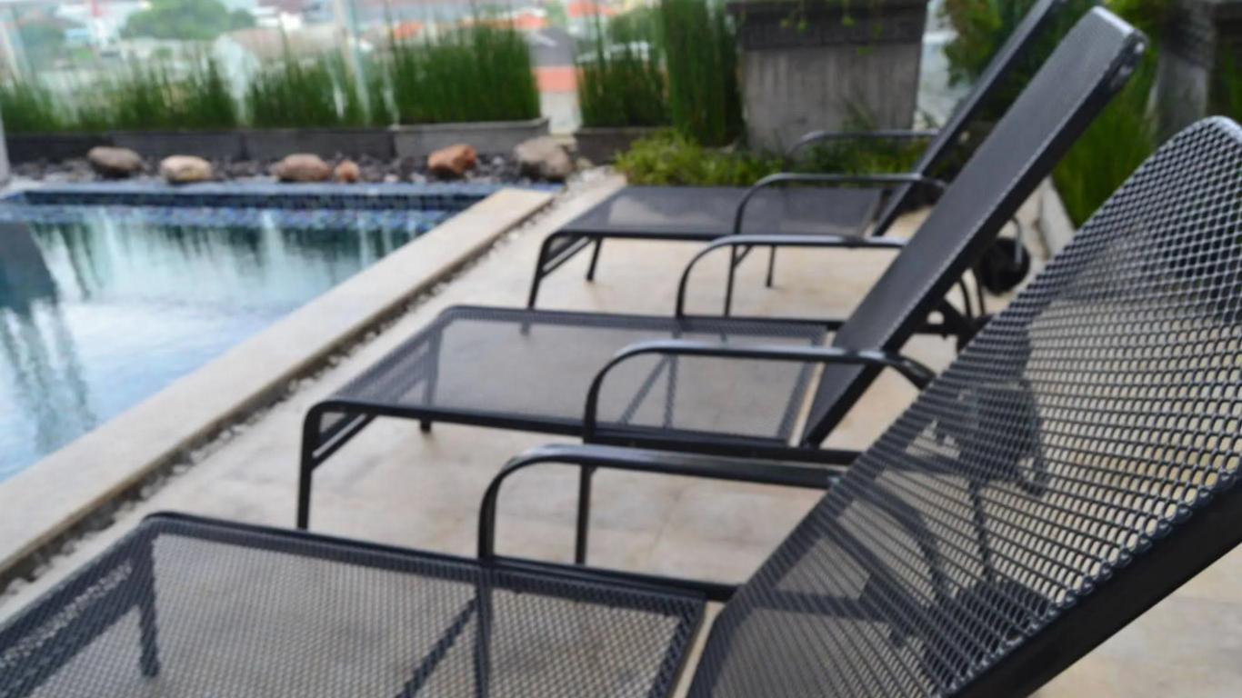 泗水廣場酒店 - 泗水