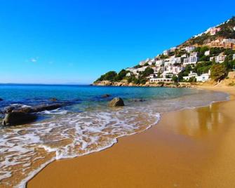 Vacation home Mimosa by Interhome - Cadaqués - Strand