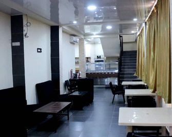 Metro Hotel - פריטאון - מסעדה