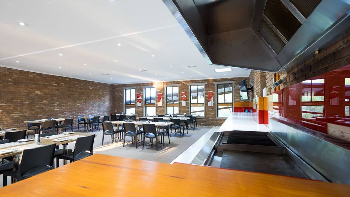 Farnham Court Motel and Restaurant