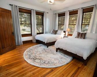 Gulf Coast Craftsman - Cozy, Charming & Central! - Gulfport - Bedroom