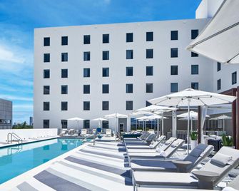 AC Hotels by Marriott Miami Aventura - Aventura - Piscine