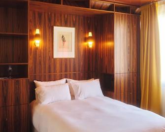 勒貝爾維德爾酒店 - 阿爾勒 - 臥室