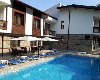 Relax Houses - Ognyanovo