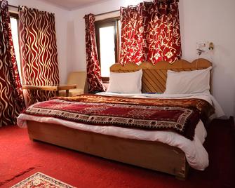Shabnam Resort - Pahalgam - Bedroom