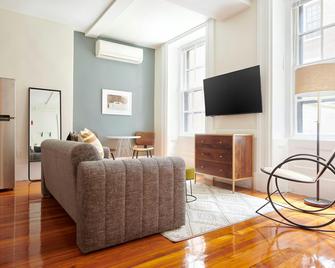 Sonder The Hancock - Boston - Living room