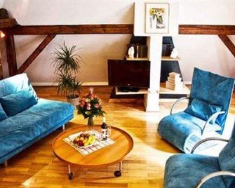 Hotel Goldener Falke - Heidelberg - Living room