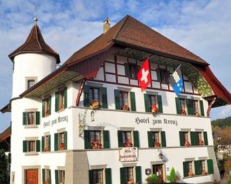 Hotel Zum Kreuz - Suhr - Building