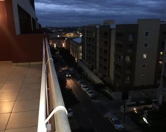 Aya Luxury Apartments 79 - เดอร์บัน - ระเบียง