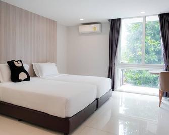 Bear's Den Hotel Pattaya - Bang Lamung - Спальня