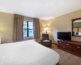 Extended Stay America Suites - Long Island - Bethpage - Hicksville - Bedroom