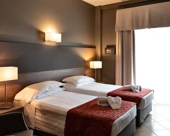 Hotel Sunflower - Milan - Bedroom