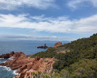 Cap Estérel Esterel Agay 5 pers large garden - exceptional sea and pool view - Saint-Raphaël