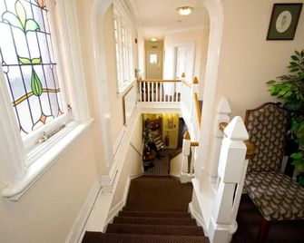 The Carre Arms Hotel & Restaurant - Sleaford - Stairs