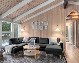 Three-Bedroom Holiday Home In Jerup - Jerup - Sala de estar