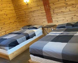 Cabin in Little Cove Adventure park, Tobermory Cabin 12 - Tobermory - Bedroom