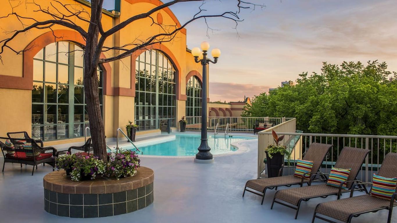 تيمبل جاردنز هوتل آند سبا