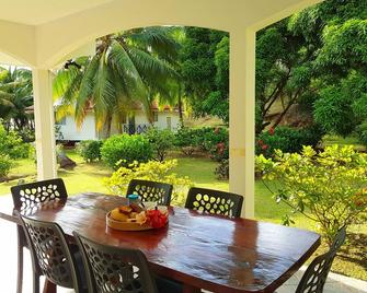 Huahine - Fare Teakavehere Tipanier - Fare - Patio