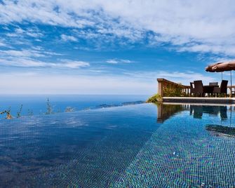 Chateau De La Chevre D Or - Eze - Piscina