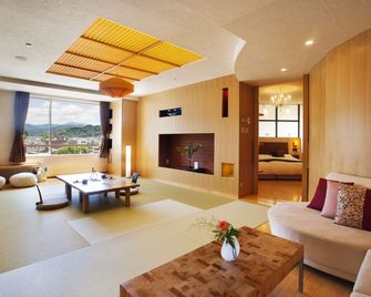 Honjin Hiranoya Kachoan - Takayama - Stue