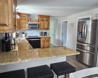 Modern Comfort in Downtown Victor - Victor - Keuken