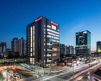 Ramada by Wyndham Seoul Sindorim - Seoul - Building