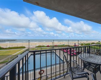 The Colony at Virginia Beach - Virginia Beach - Balcony