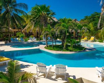 Portofino Beach Resort - San Pedro Town - Pool