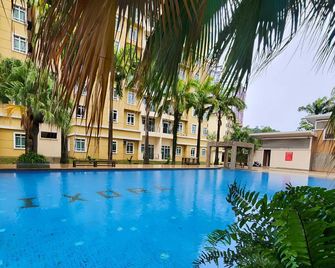 Ixora Coliving Lifestyle Homestay - Ayer Keroh - Piscine