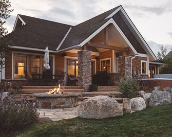 Wildhorse Chalet on Grand Elk - with hot tub! - Granby - Edificio