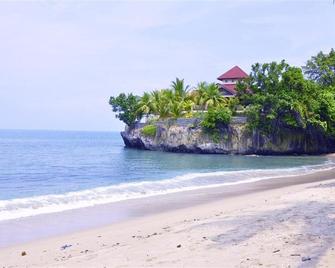 Patra Jasa Anyer Beach Resort - Anyar - Playa
