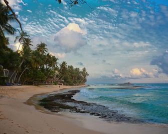 Shanthi Beach Resort - אונוואטונה - חוף