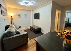 Downtown Albany 1 Bed + Workstation @ Maiden Lane - Albany - Salon