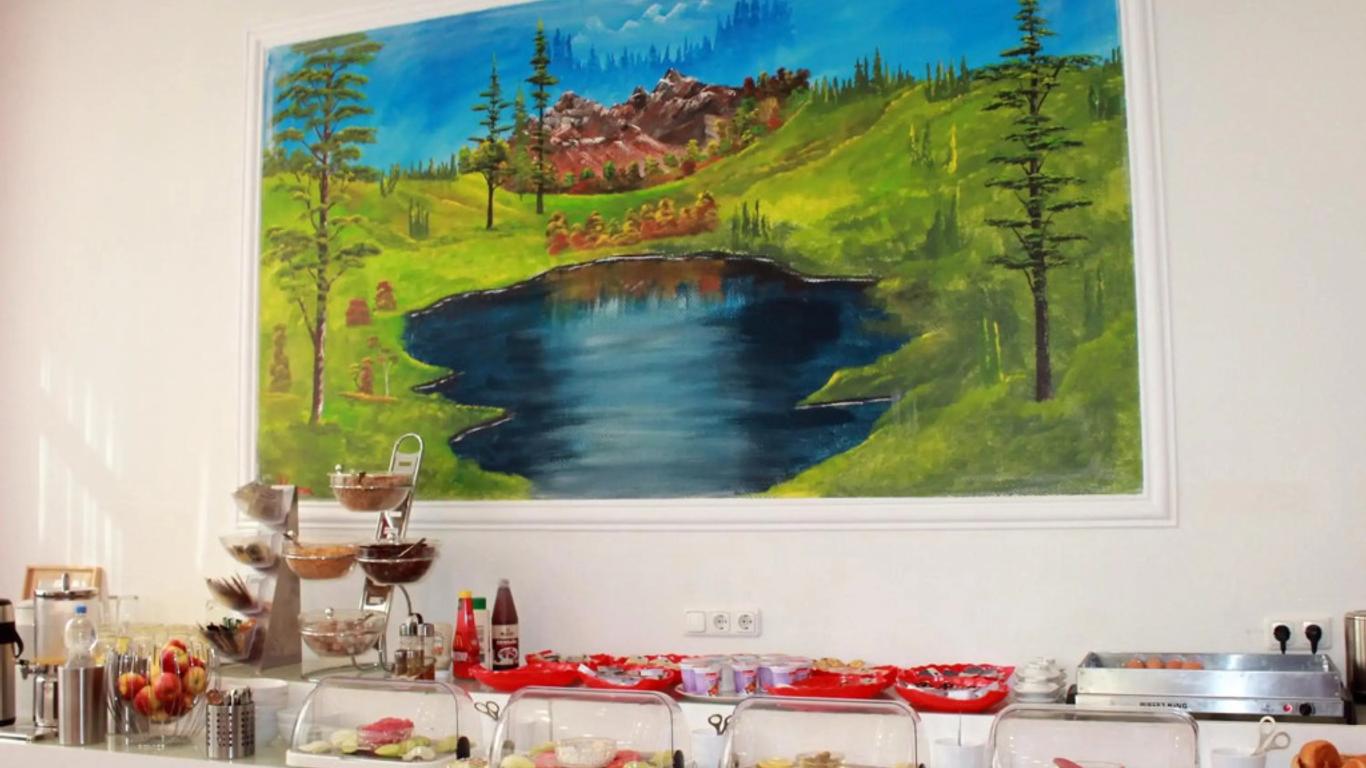 Aariana Hotel