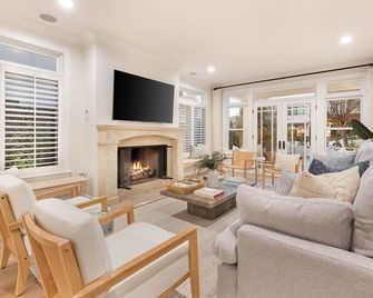 Crystal Cove by AvantStay Gorgeous Charming Newport Home - Newport Beach - Stue