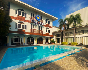 Subic Park Hotel - Subic Bay Freeport Zone - Pool
