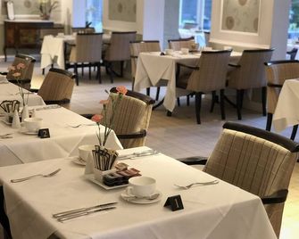 The Falcon Hotel - Farnborough - Restaurace