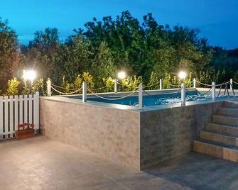 Stunning home in Cecina - Cecina - Piscina