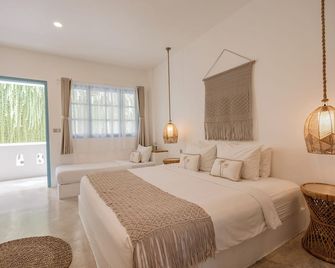 Seaesta Komodo Hotel & Hostel - Labuan Bajo - Habitación