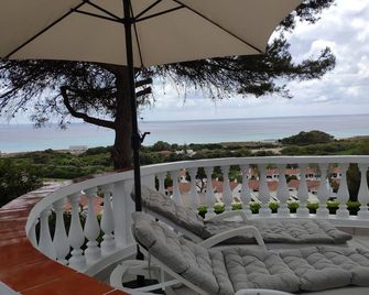 Comfortable holiday cottage, close to the beach with seaview - San Jaime - Balcony