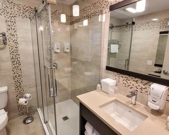 Battures Hotel Fjord Saguenay - Saguenay - Bad