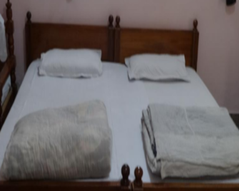 Hotel Padmini Niwas - Bikaner - Bedroom