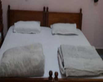 Hotel Padmini Niwas - Bikaner - Bedroom